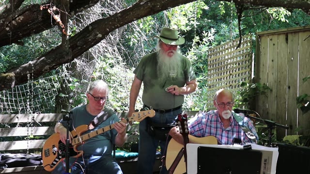 Lola's video thumbnail
